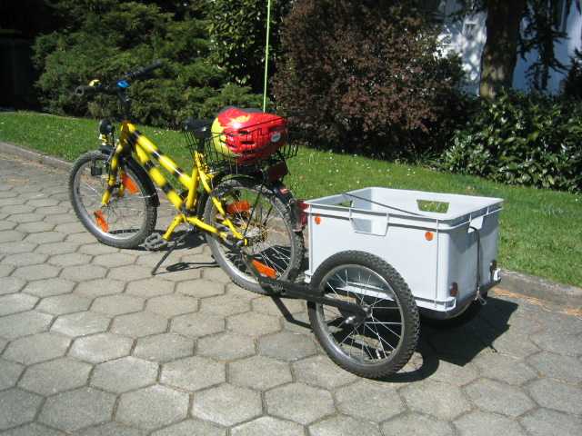 Jennys Fahrradanh�nger.jpg